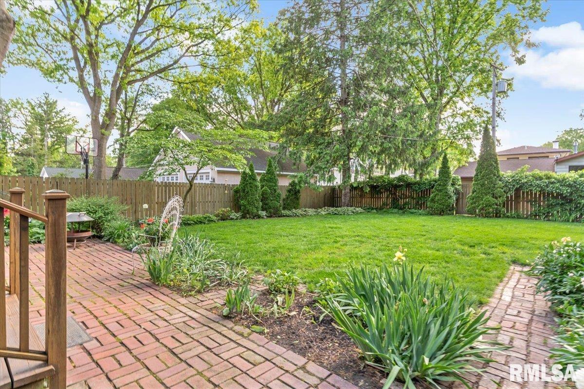 1533 Noble Avenue Springfield, IL 62704 - Photo 39 of 45