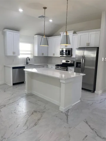 $339,888 | 3206 Emerald Hills Drive, Angleton, TX 77515