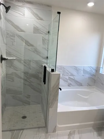 $339,888 | 3206 Emerald Hills Drive, Angleton, TX 77515