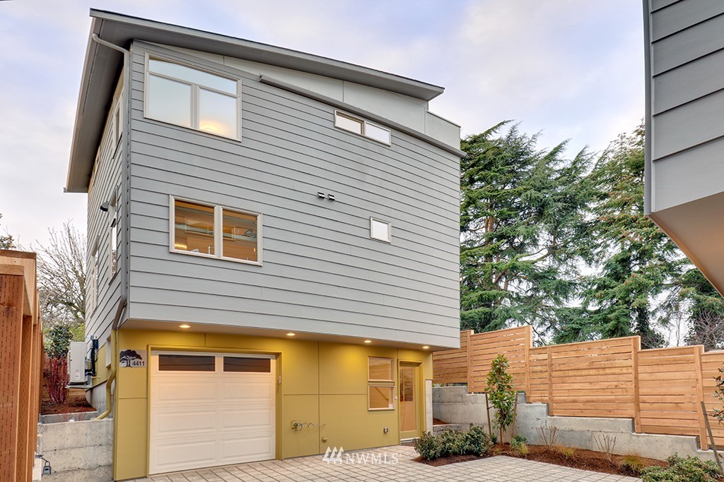 4411 Meridian Avenue North Seattle, WA 98103 - Photo 1 of 18 Gallery Image 1