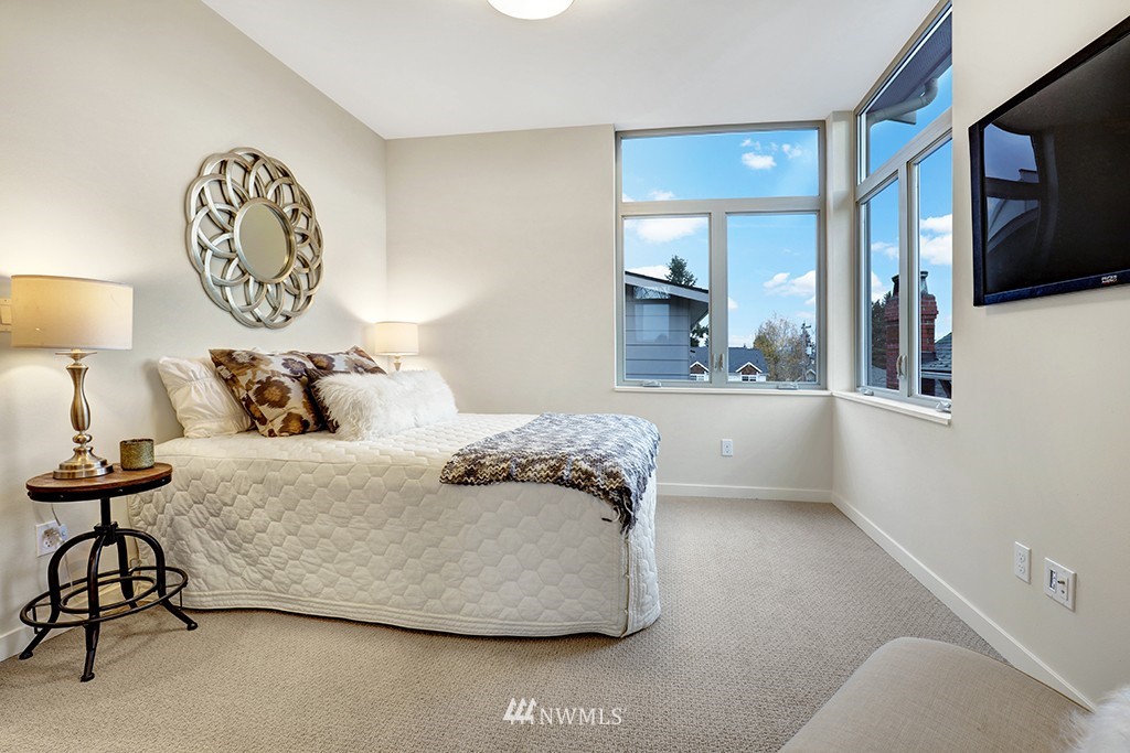 4411 Meridian Avenue North Seattle, WA 98103 - Photo 14 of 18 Gallery Image 14