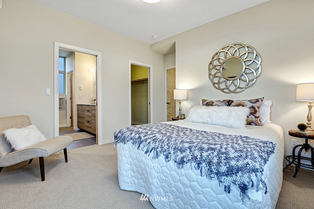 4411 Meridian Avenue North Seattle, WA 98103 - Photo 15 of 18 Gallery Image 15