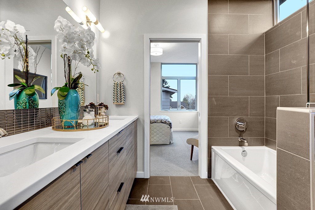 4411 Meridian Avenue North Seattle, WA 98103 - Photo 17 of 18 Gallery Image 17