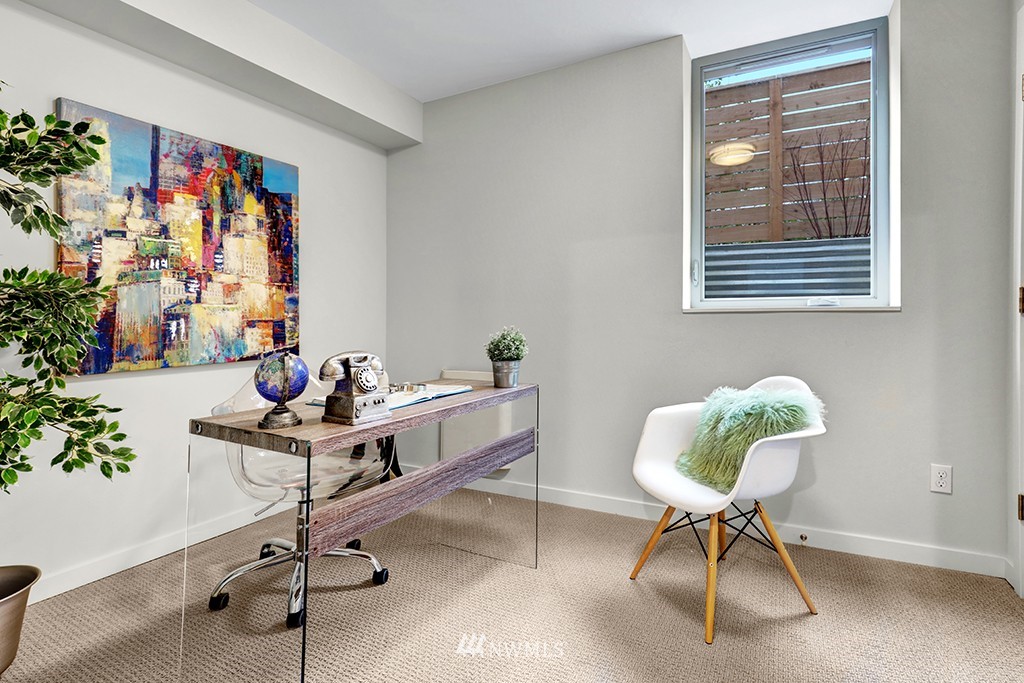 4411 Meridian Avenue North Seattle, WA 98103 - Photo 4 of 18 Gallery Image 4