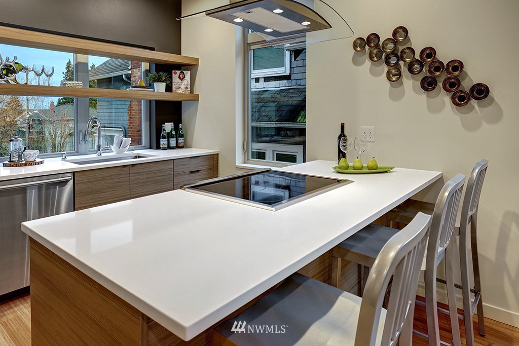 4411 Meridian Avenue North Seattle, WA 98103 - Photo 10 of 18 Gallery Image 10