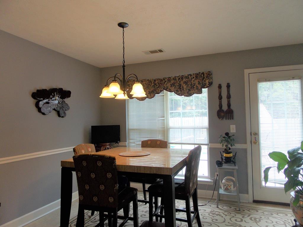 8760 McKee Road Upatoi, GA 31829 - Photo 11 of 26 Breakfast area