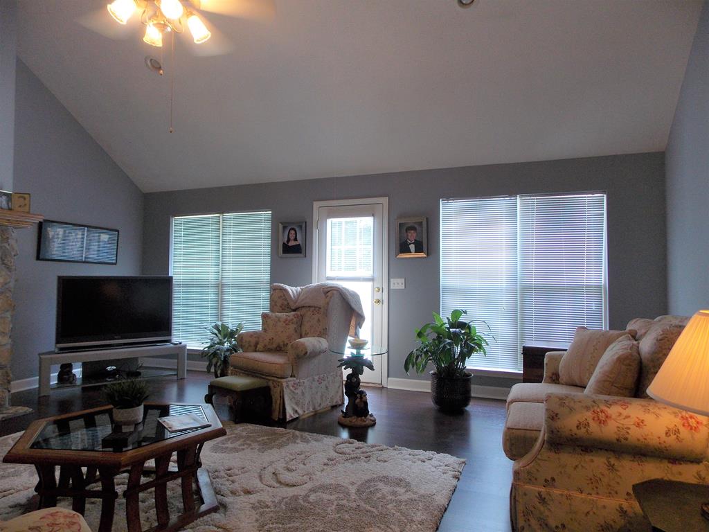 8760 McKee Road Upatoi, GA 31829 - Photo 4 of 26 Great room