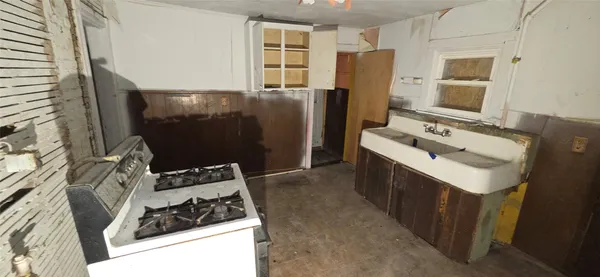 $28,900 | 28 Bayless Avenue, Binghamton, NY 13903