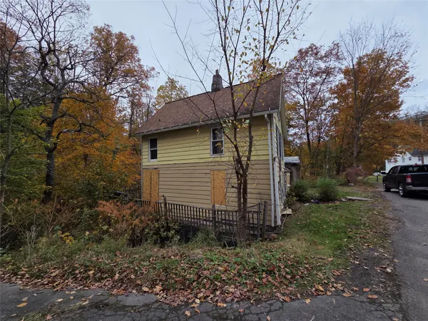 $28,900 | 28 Bayless Avenue, Binghamton, NY 13903