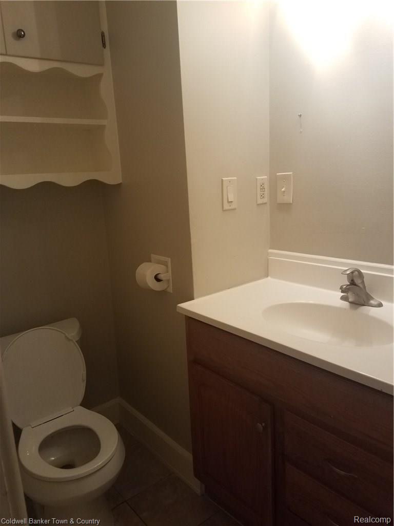 6094 Torrey Road Flint, MI 48507 - Photo 6 of 9 20171128_181921.jpg