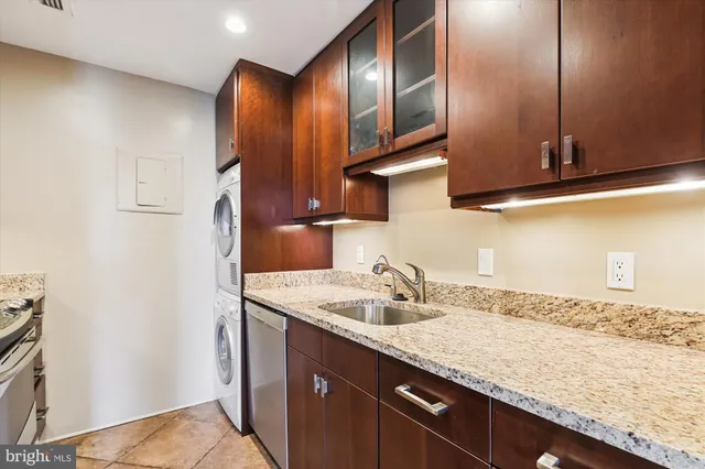 a view of livingroom with hardwood