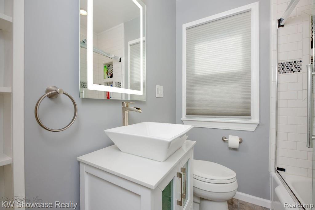 2738 Crooks Road Royal Oak, MI 48073 - Photo 16 of 25