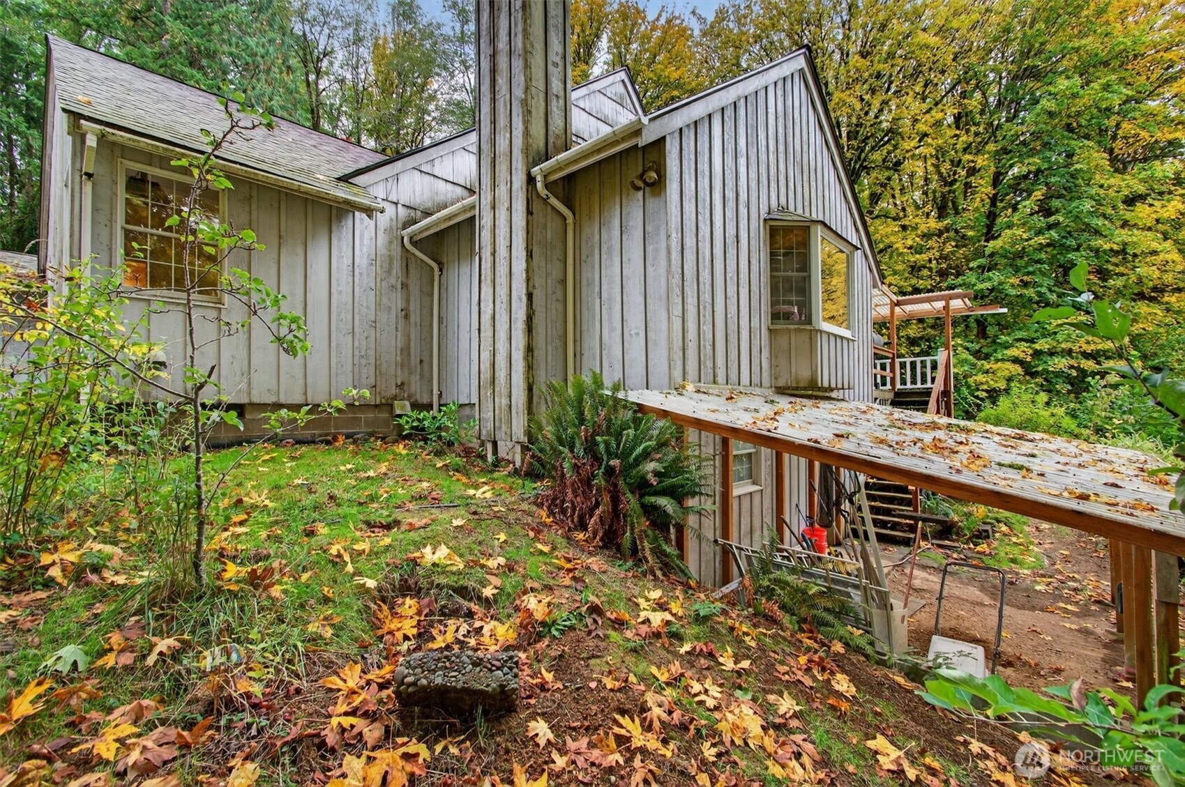 1015 Hazel Dell Road Castle Rock, WA 98611 - Photo 8 of 35 a house view with a outdoor space
