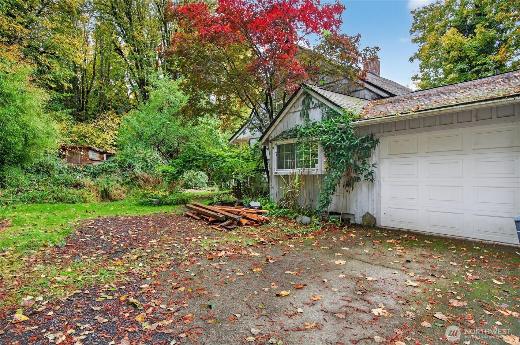 1015 Hazel Dell Road Castle Rock, WA 98611 - Photo 9 of 35 a view of a chair and table in the yard