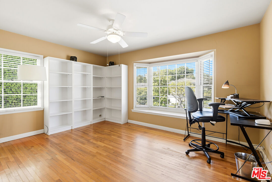 11220 Cashmere Street Los Angeles, CA 90049 - Photo 11 of 21