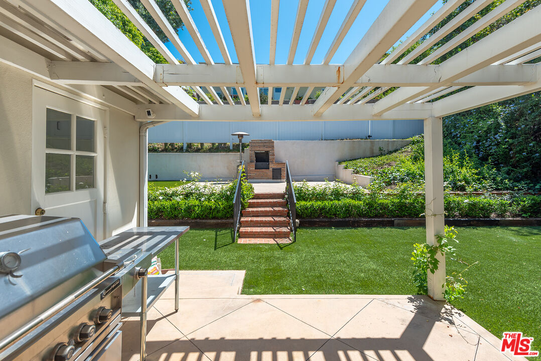 11220 Cashmere Street Los Angeles, CA 90049 - Photo 19 of 21