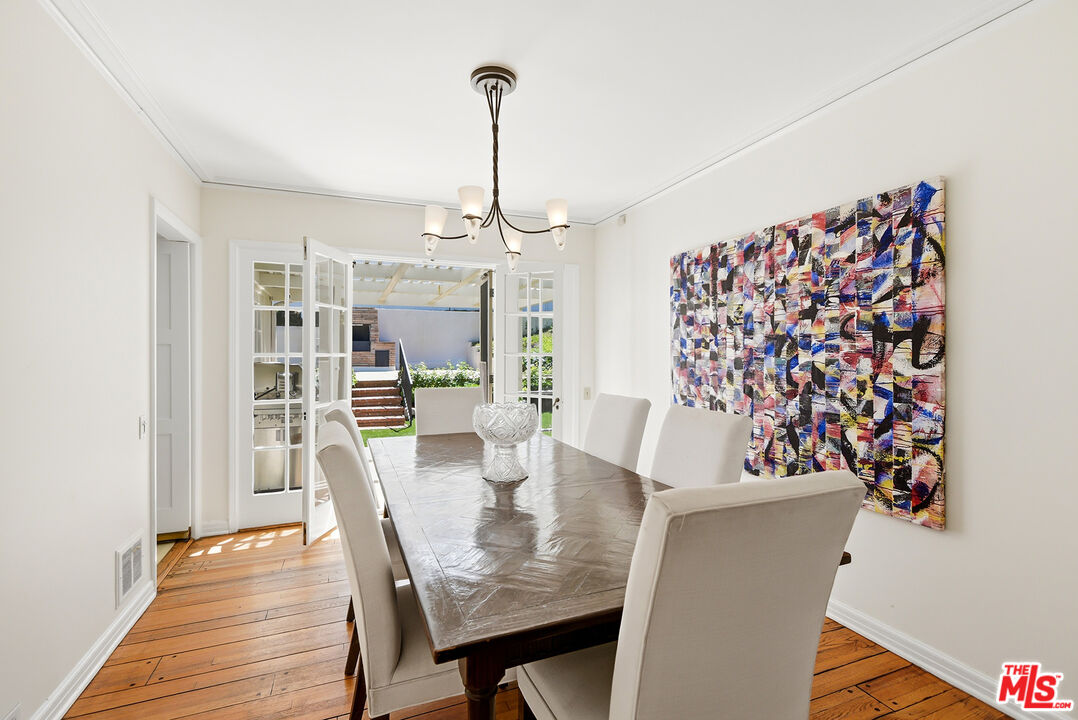11220 Cashmere Street Los Angeles, CA 90049 - Photo 5 of 21