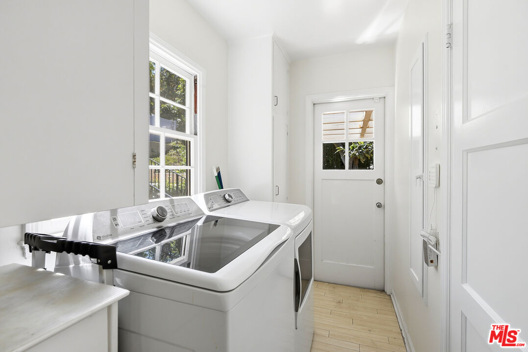 11220 Cashmere Street Los Angeles, CA 90049 - Photo 8 of 21