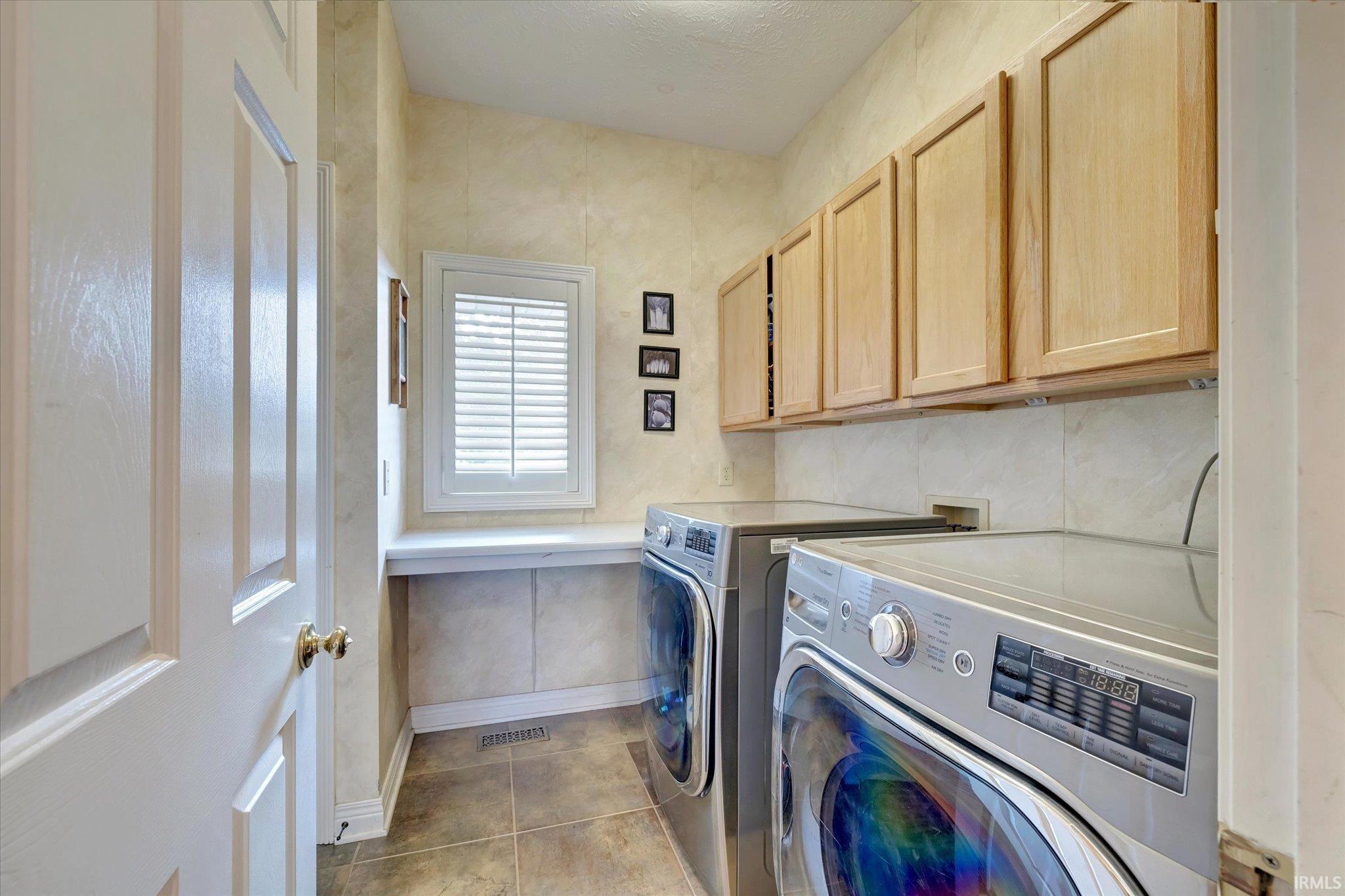 2015 Exeter Lane Bloomington, IN 47408 - Photo 15 of 35