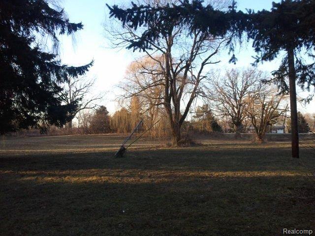 5329 Pratt Road Lapeer, MI 48446 - Photo 16 of 17 front yard.jpg