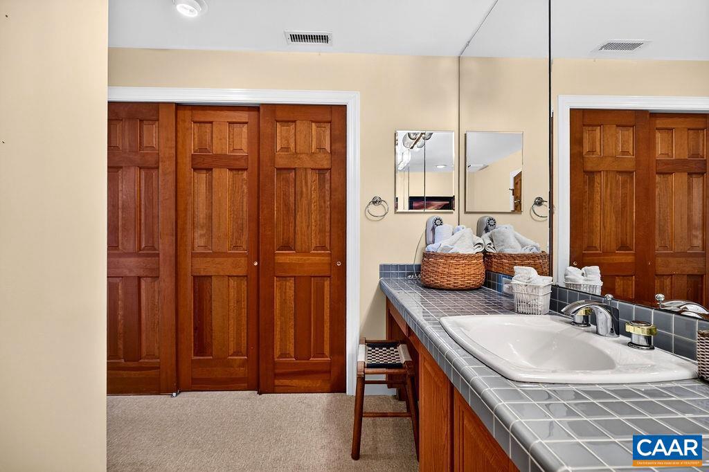 1802 High Ridge Roseland, VA 22967 - Photo 25 of 40 Gallery Image 25