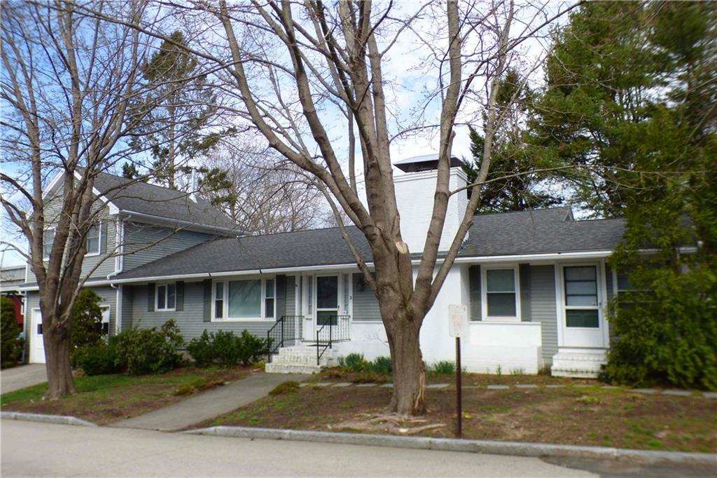 3 Simpson Lane York, ME 03909 - Photo 2 of 13 This mid-century ranch-style home...