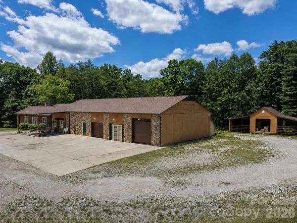 $520,000 | 2269 Lee Roy Lane, Lenoir, NC 28645