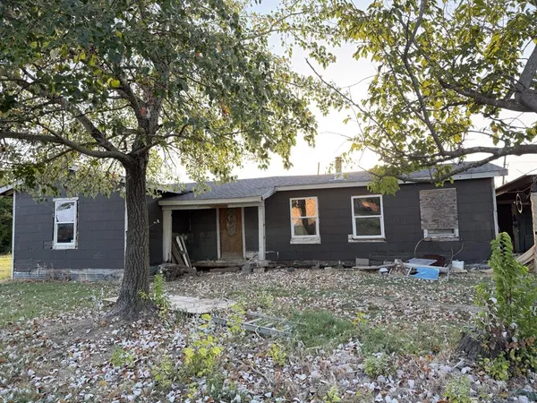 $129,900 | 803 North Us Highway, Celeste, TX 75423