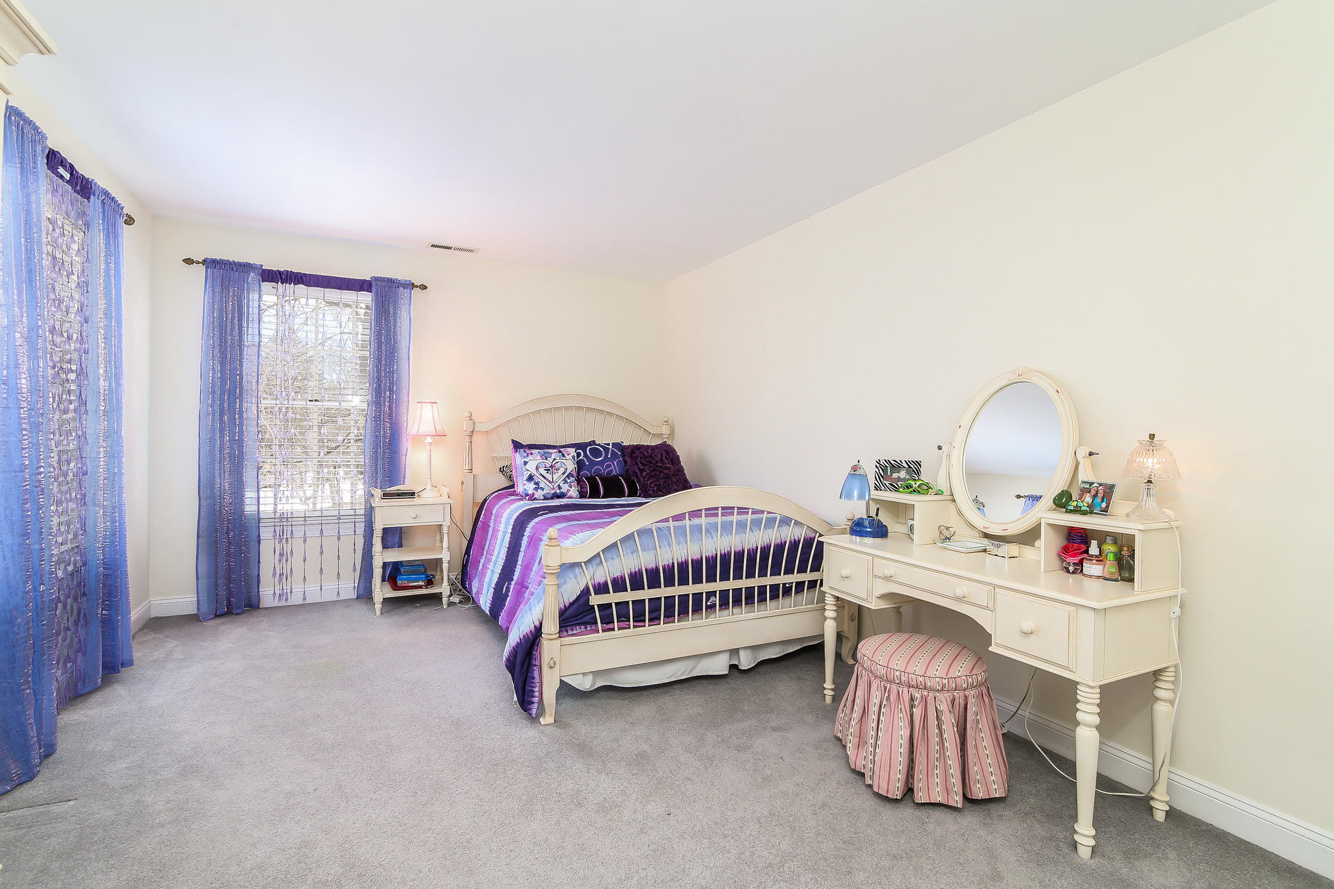 152 Old Studio Road New Canaan, CT 06840 - Photo 28 of 35 a bedroom with bed and a window
