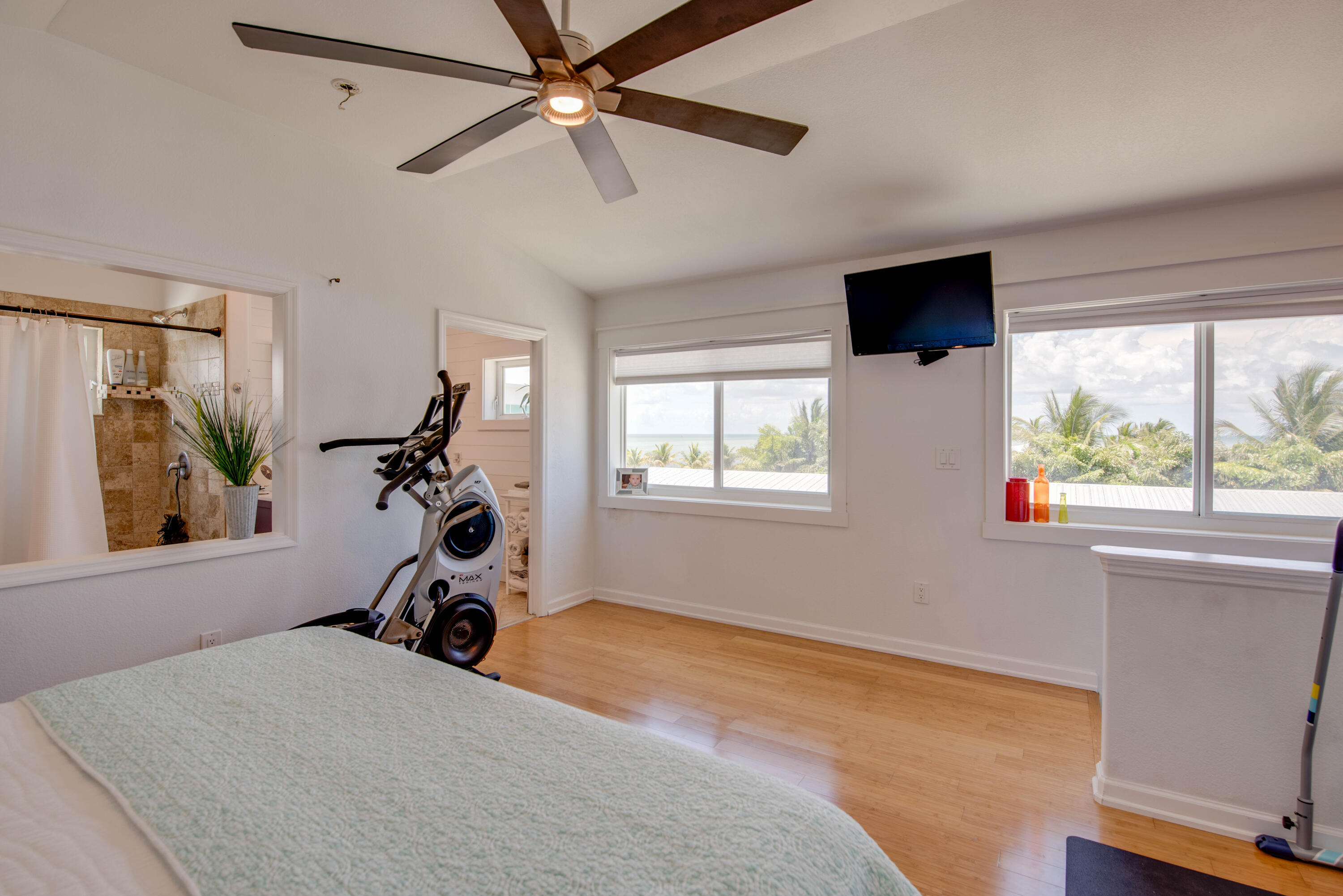 930 80th Street Marathon, FL 33050 - Photo 25 of 49 a view of a room with gym equipment