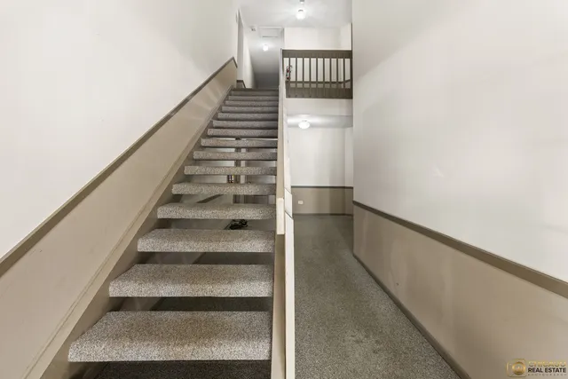 $345,000 | 1631 West Partridge Court, Unit 8, Arlington Heights, IL 60004