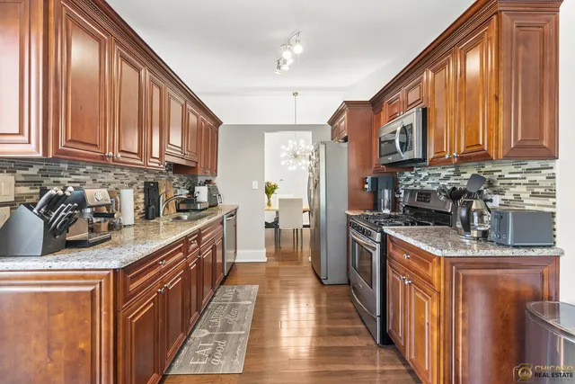 $345,000 | 1631 West Partridge Court, Unit 8, Arlington Heights, IL 60004