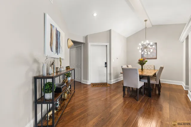 $345,000 | 1631 West Partridge Court, Unit 8, Arlington Heights, IL 60004