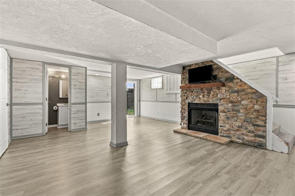 229 Orchard Spring Road Pittsburgh, PA 15220 - Photo 15 of 27 Gallery Image 15