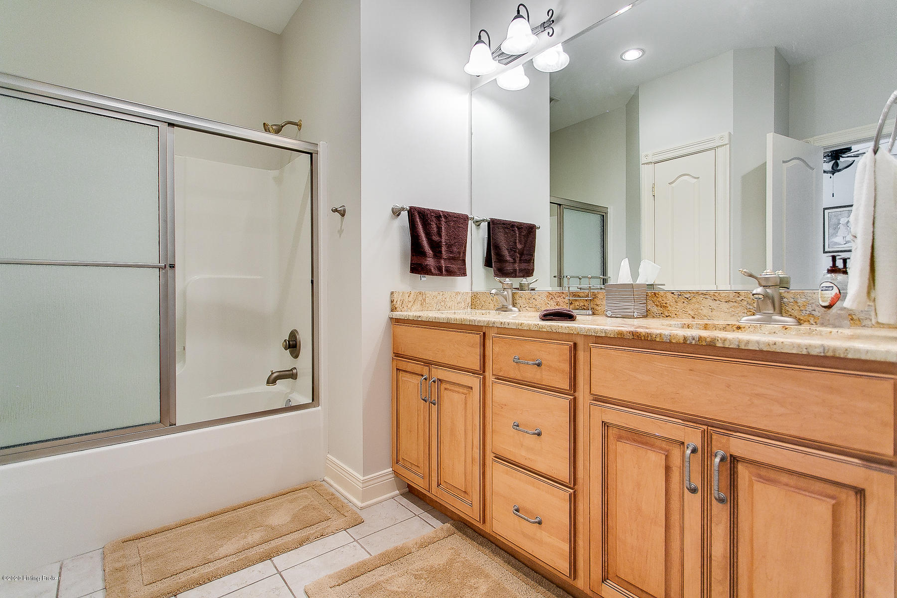 5807 Mt Pleasant Road Prospect, KY 40059 - Photo 43 of 103 Private bathroom