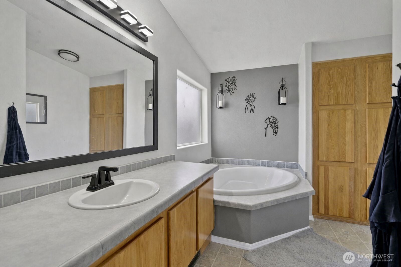 3568 Southwest 342nd Street Federal Way, WA 98023 - Photo 15 of 26