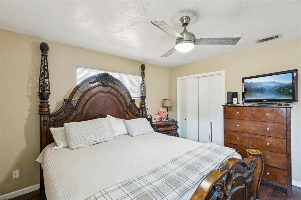 1901 Kris Street Irving, TX 75060 - Photo 12 of 22