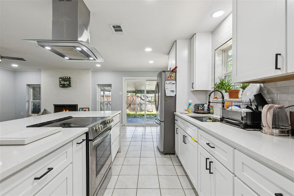 1901 Kris Street Irving, TX 75060 - Photo 8 of 22