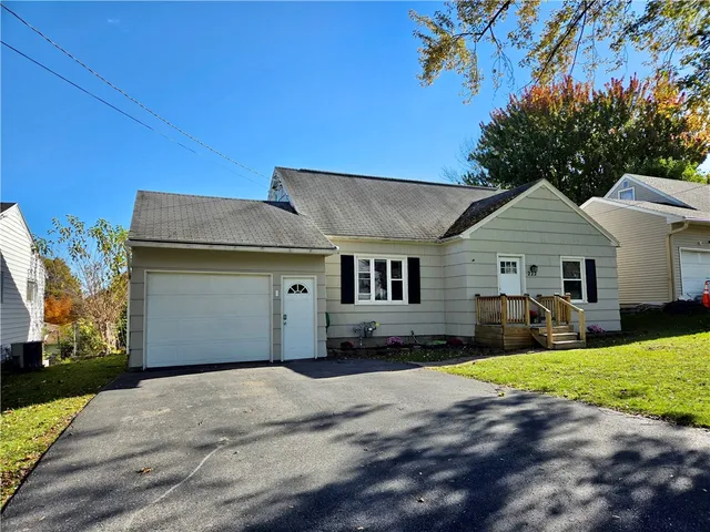 $192,000 | 222 Vinal Avenue, Irondequoit, NY 14609