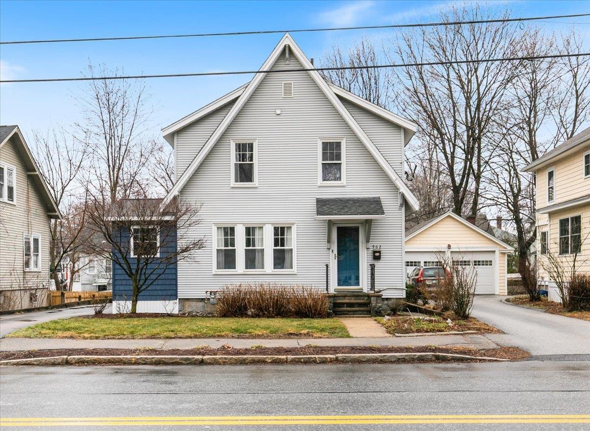 962 Union Street Manchester, NH 03104 - Photo 2 of 32