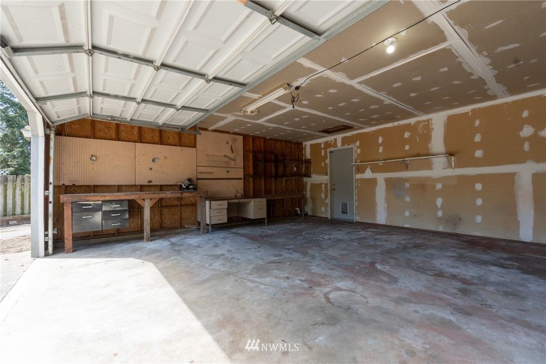 10837 4th Avenue South Seattle, WA 98168 - Photo 23 of 25 a view of a garage room with a sink