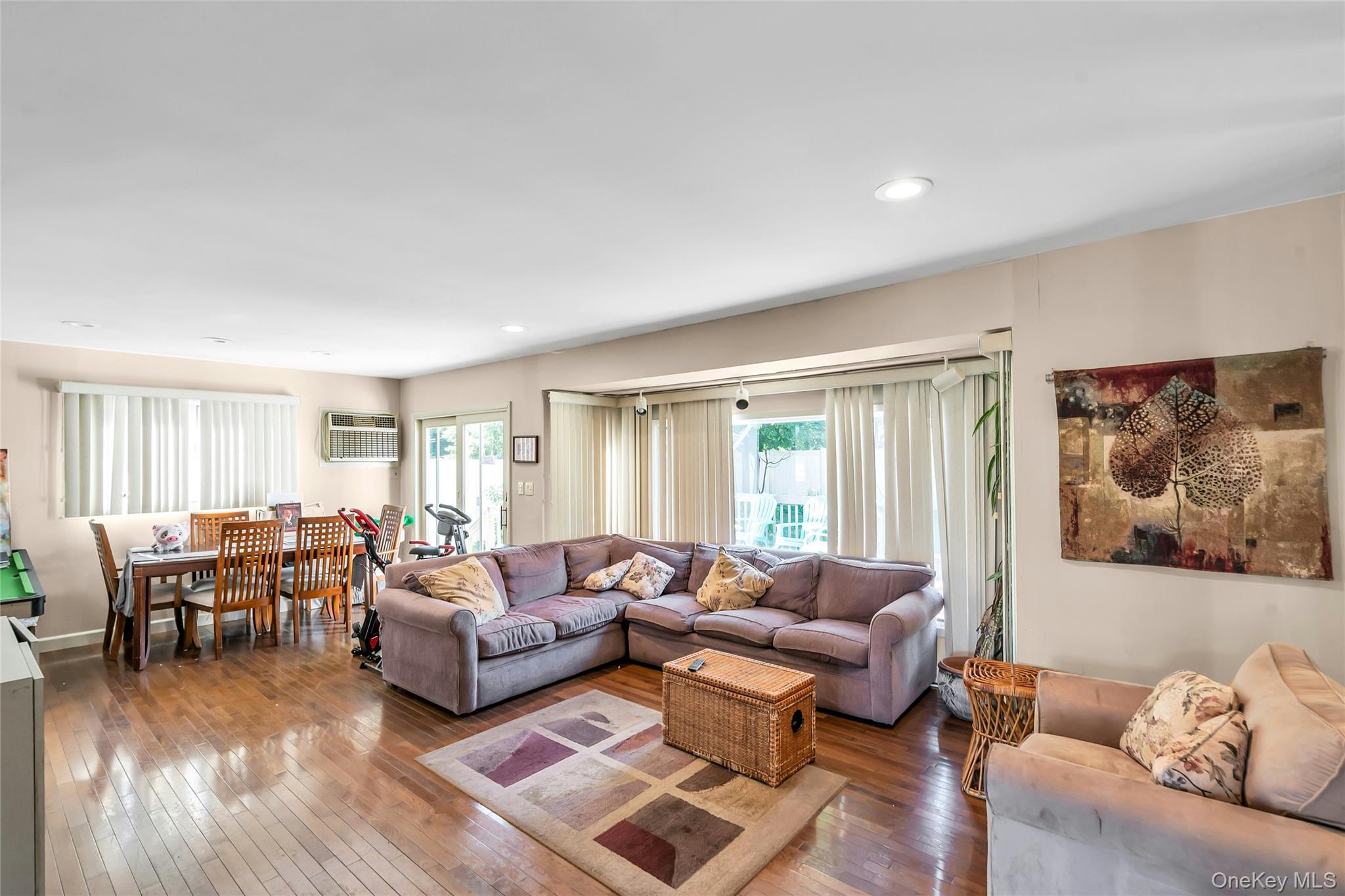 33 Cameo Road Commack, NY 11725 - Photo 4 of 24