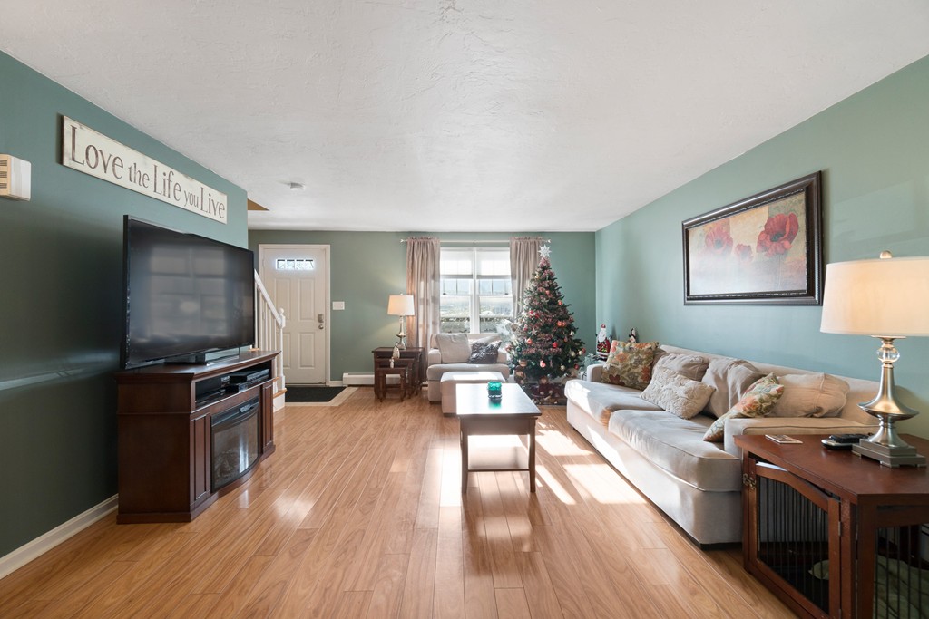 10 Tuck Farm Road, Unit 3 Auburn, MA 01501 - Photo 4 of 30 Gallery Image 4