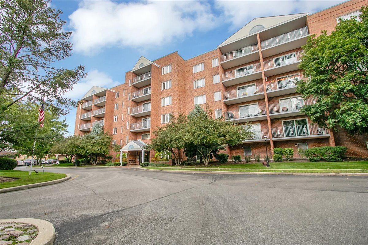 6540 West Irving Park Road, Unit 603 Chicago, IL 60634 - Photo 2 of 23