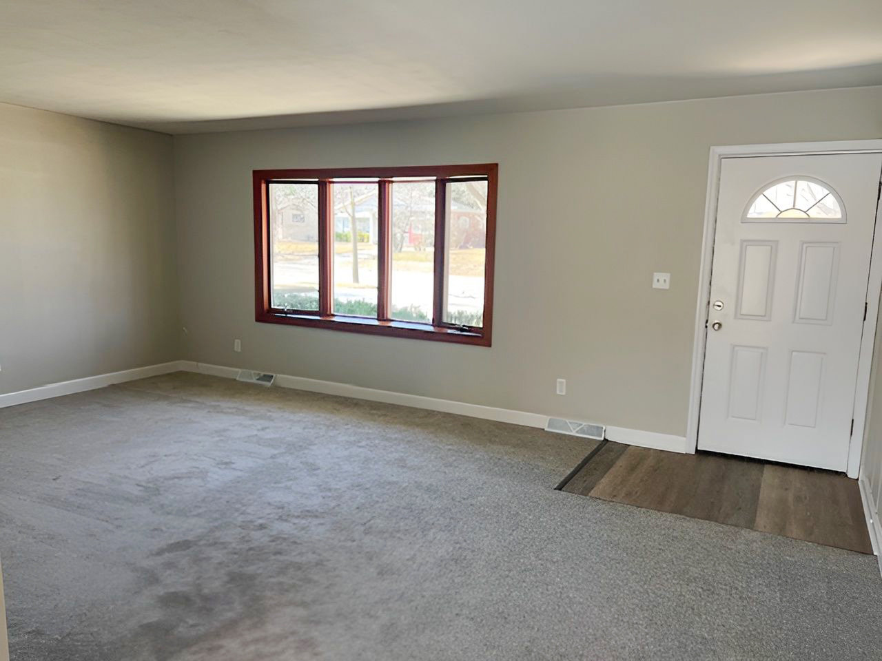 2101 Edina Boulevard Zion, IL 60099 - Photo 15 of 45