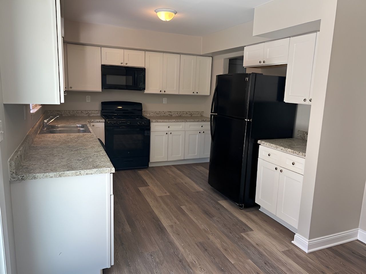 2101 Edina Boulevard Zion, IL 60099 - Photo 22 of 45