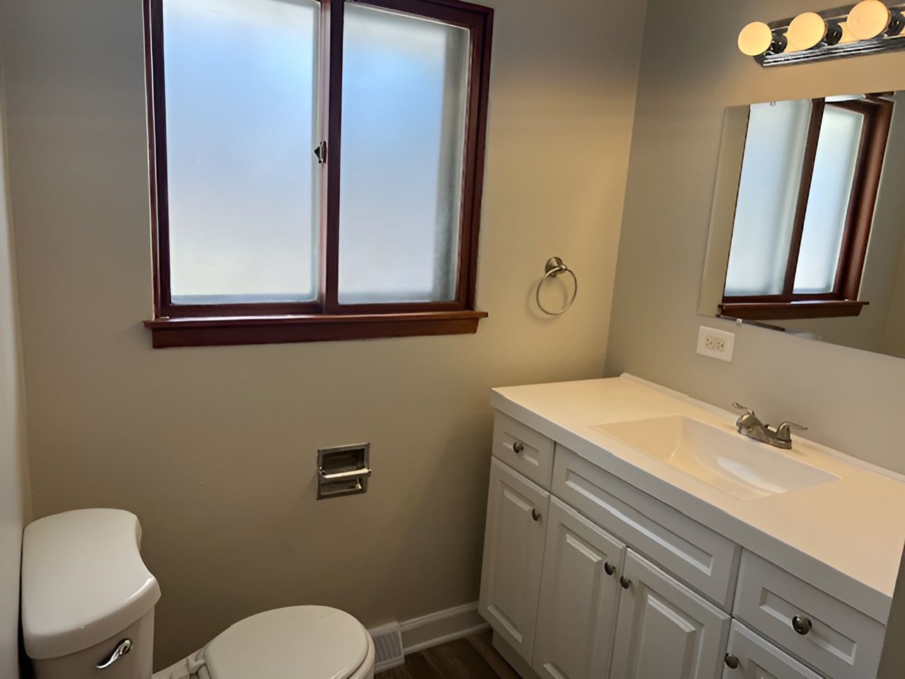 2101 Edina Boulevard Zion, IL 60099 - Photo 27 of 45