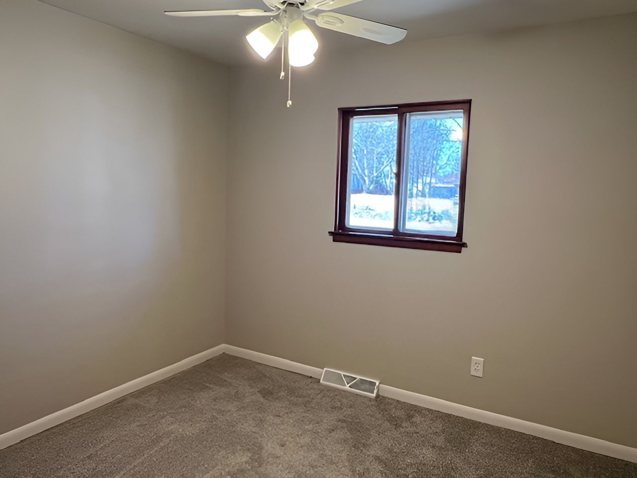 2101 Edina Boulevard Zion, IL 60099 - Photo 29 of 45