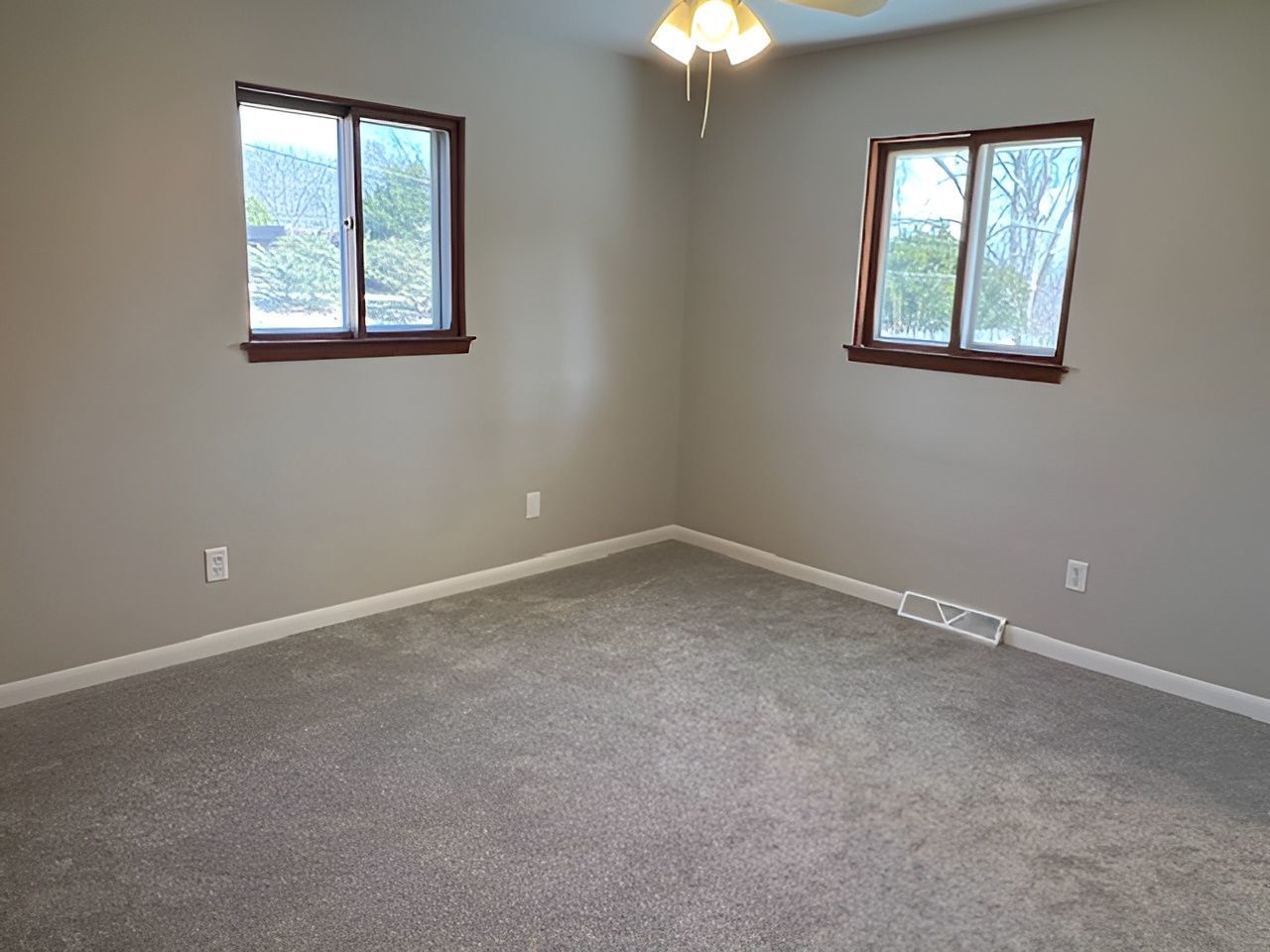 2101 Edina Boulevard Zion, IL 60099 - Photo 33 of 45