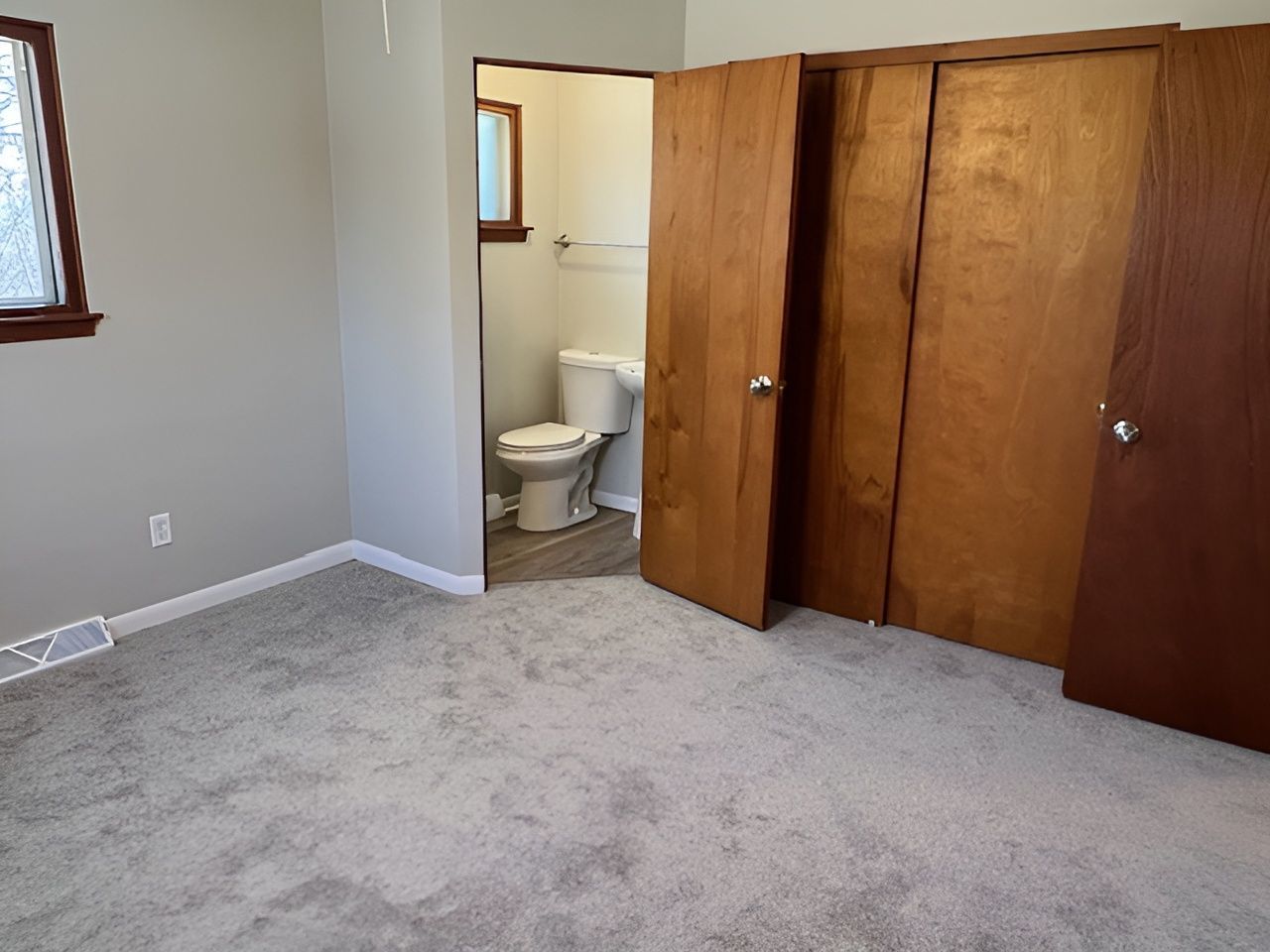 2101 Edina Boulevard Zion, IL 60099 - Photo 34 of 45